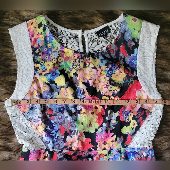 Alloy Apparel Flower Dress With Button lace Keyhole Back Spring Summer  L - Picture 6 of 7